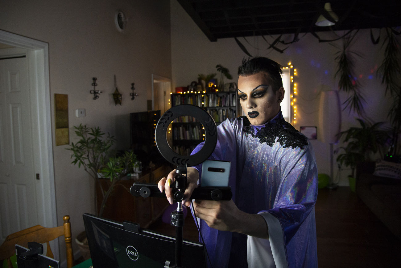 virtual drag game night